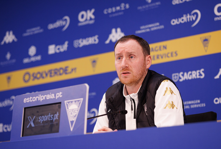 Ian Cathro: “Os jogadores têm trabalhado muito para criar um Estoril diferente.”