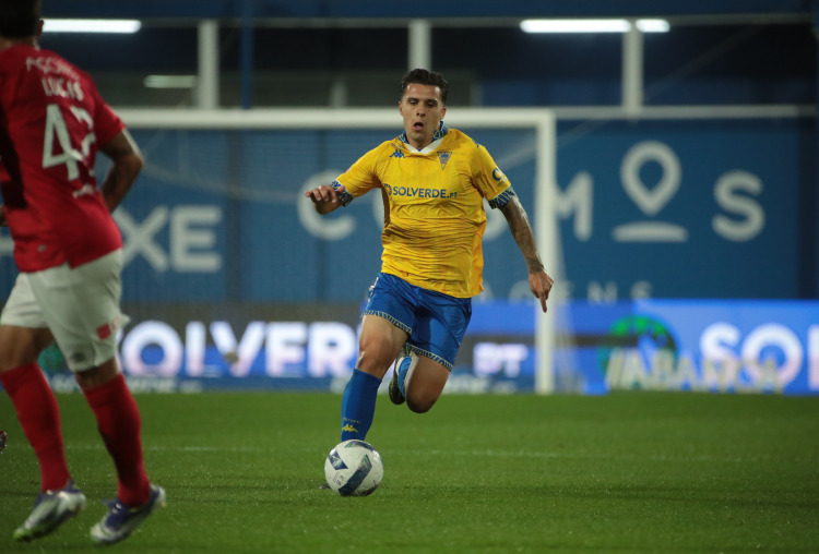 Estoril Praia perde com Santa Clara (0-1)