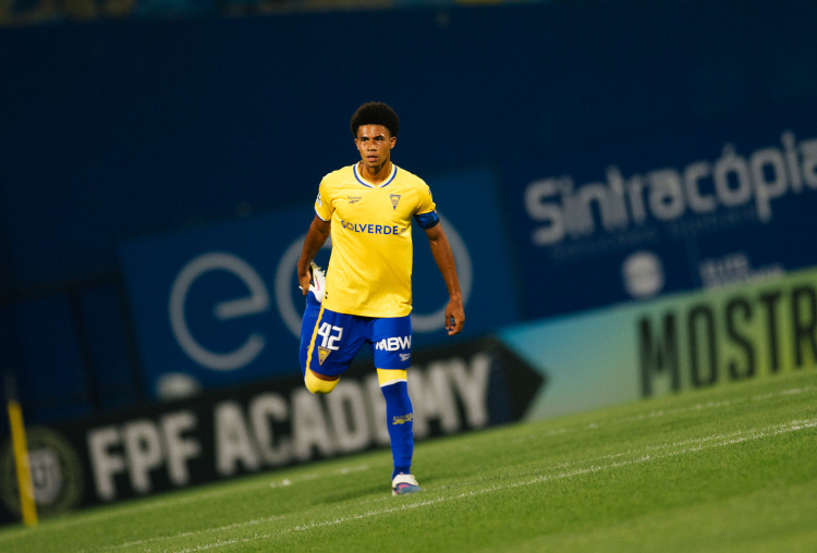Jordan Arnolin convocado para a seleção nacional portuguesa de sub-19